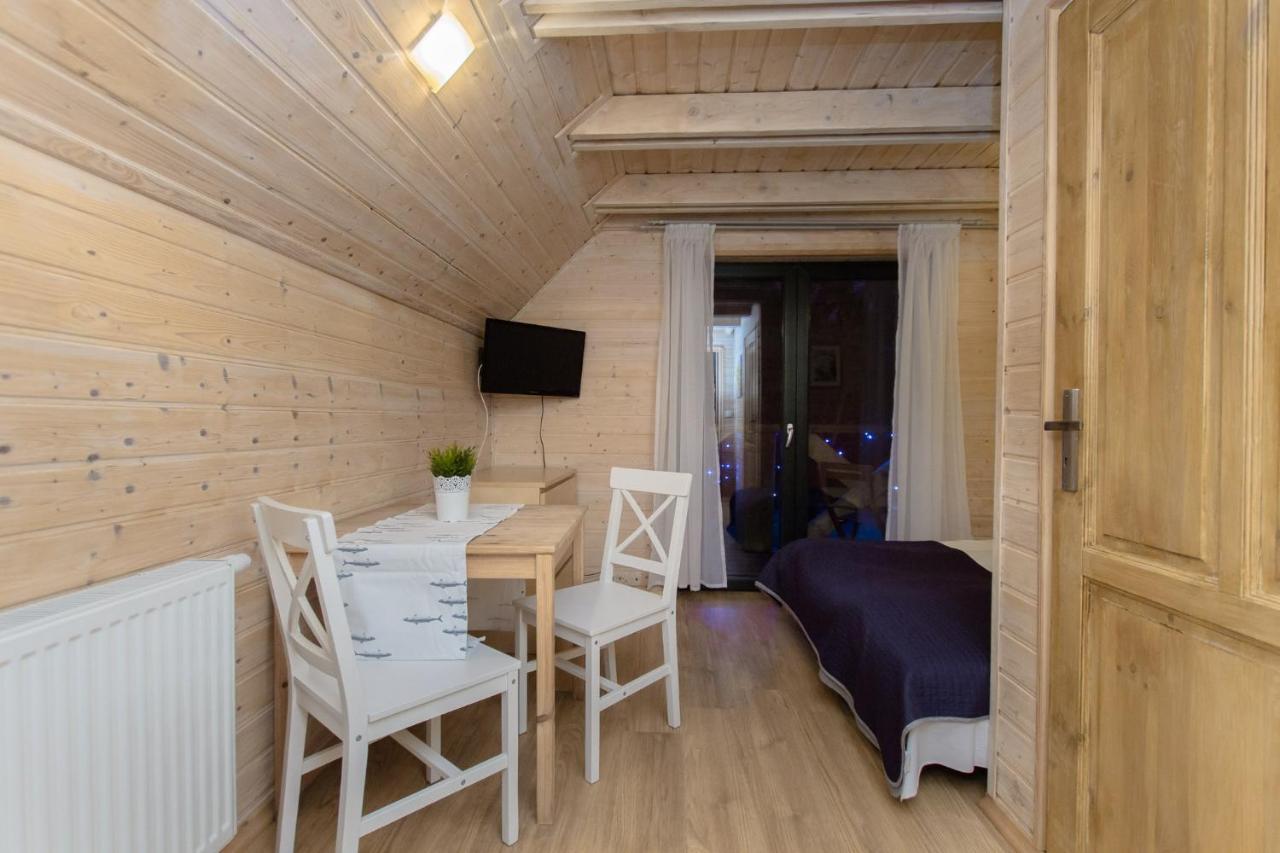 Bajeczny Dworek Карвиа Экстерьер фото